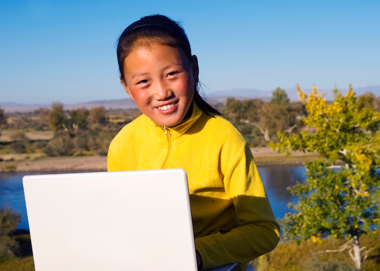 Do Virtual Schools Flatten Cultural Identity? Or Expand It? 7
